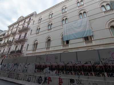 La piccola intraprese quindi a Bari i suoi studi, precisamente nell�Istituto Sacro Cuore di via Crisanzio, la cui struttura � ancora esistente accanto a Palazzo Colonna De Robertis, seppur inattiva